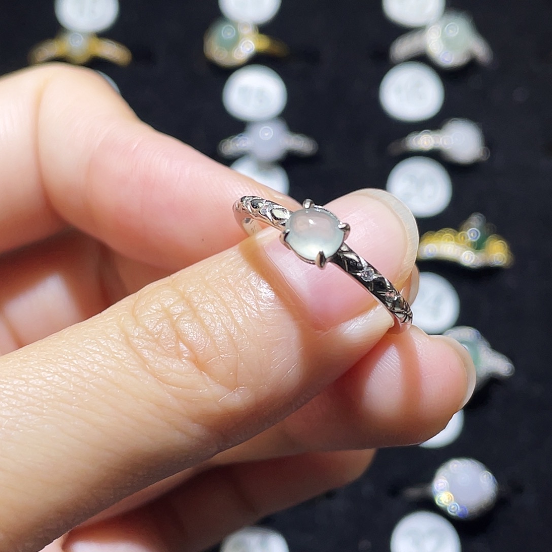 翡翠未镶嵌戒指戒指