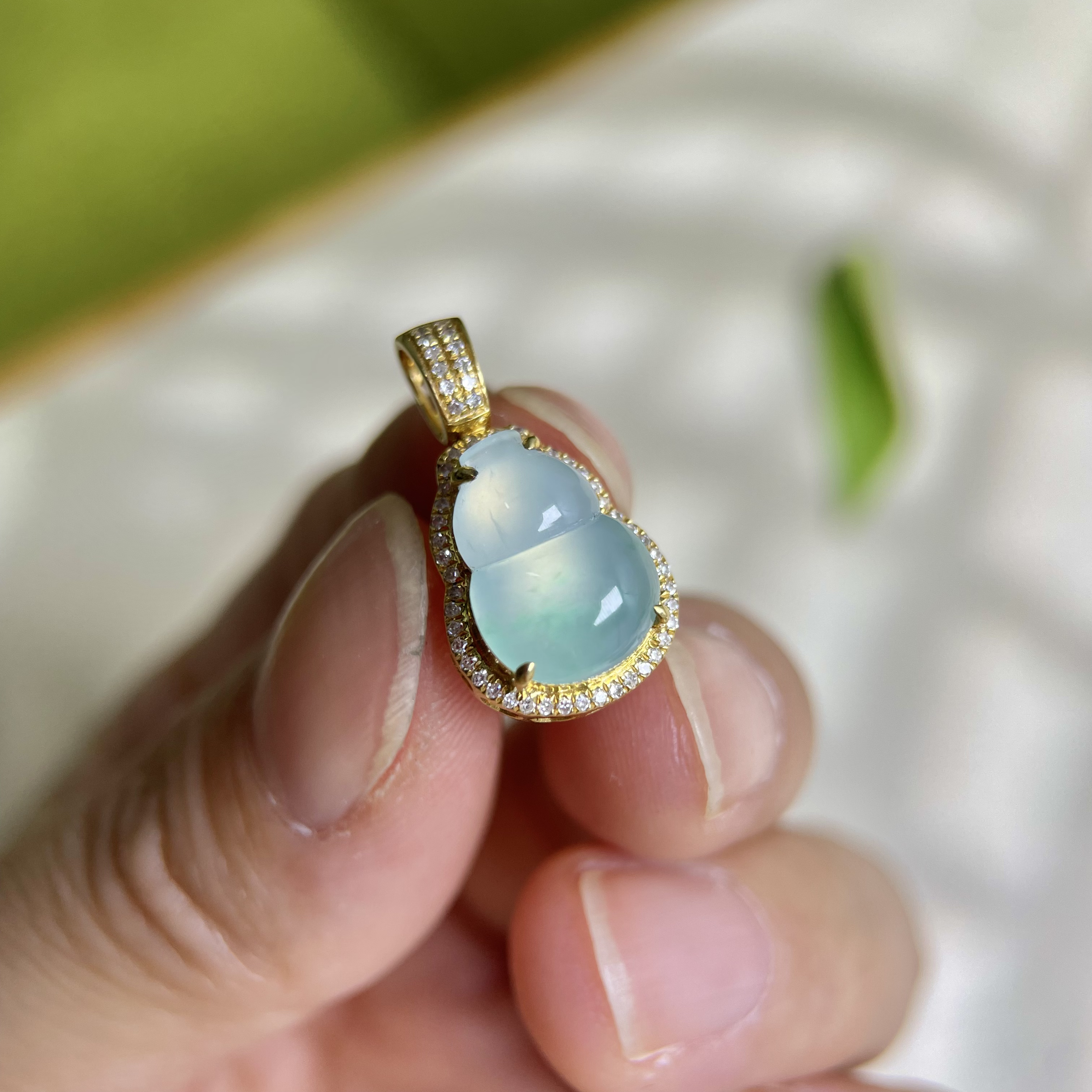 天然A货翡翠高冰种葫芦吊坠18k金南非真钻镶嵌项链气质时尚款