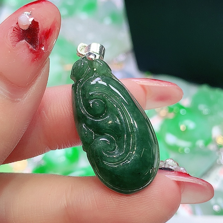 翡翠未镶嵌颈饰翡翠