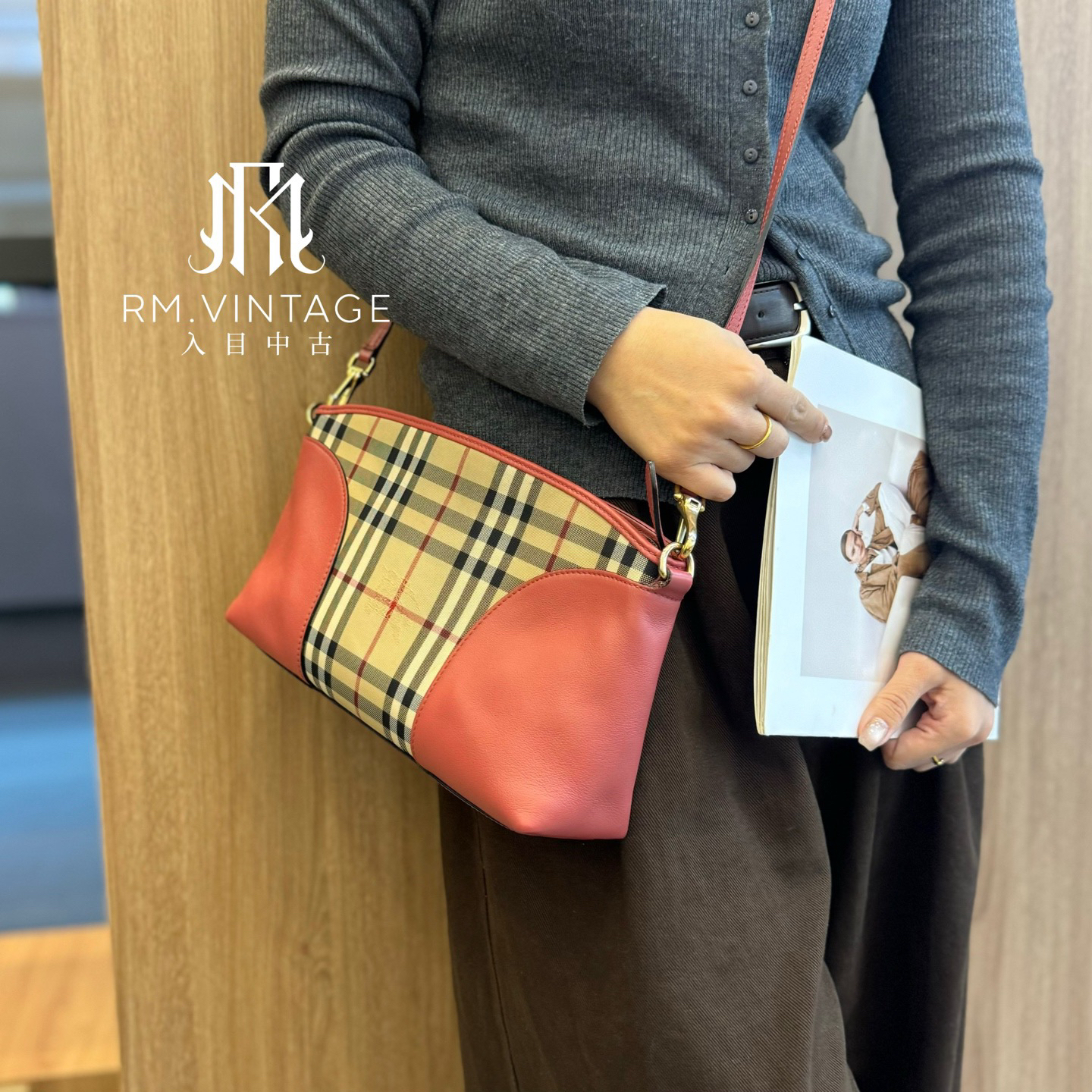 95新 BURBERRY/博柏利 入目 战马格拼粉手提包单肩包64871