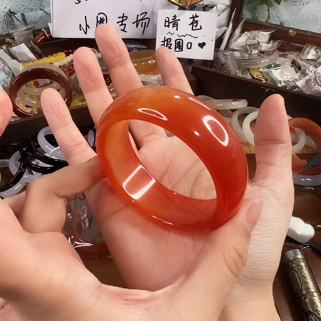 玛瑙/玉髓未镶嵌手镯0118。54.8圈 