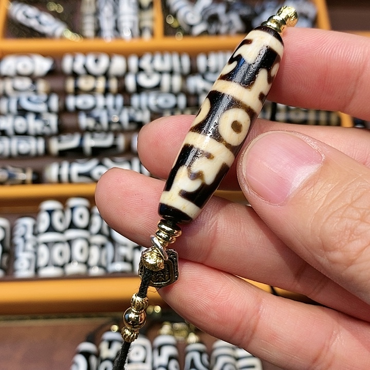 玛瑙/玉髓颈饰未镶嵌昆****）