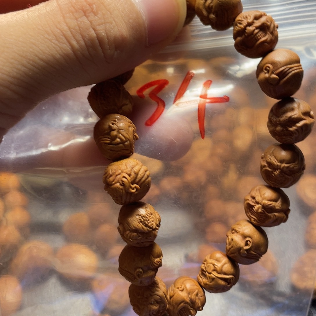 爆***刚龙纹桃核雕刻瑕疵恶僧