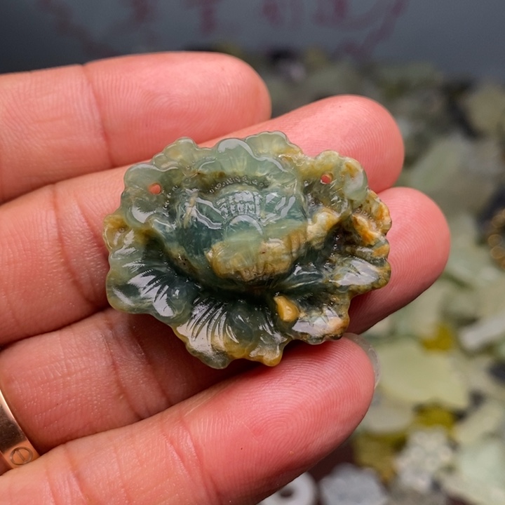 蛇纹石玉颈饰合金194