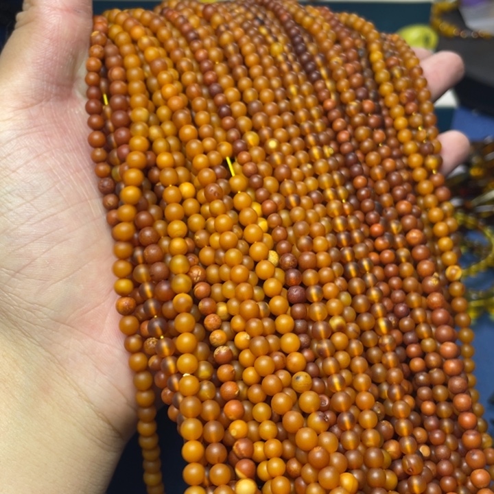 未镶嵌琥珀珠宝奇石