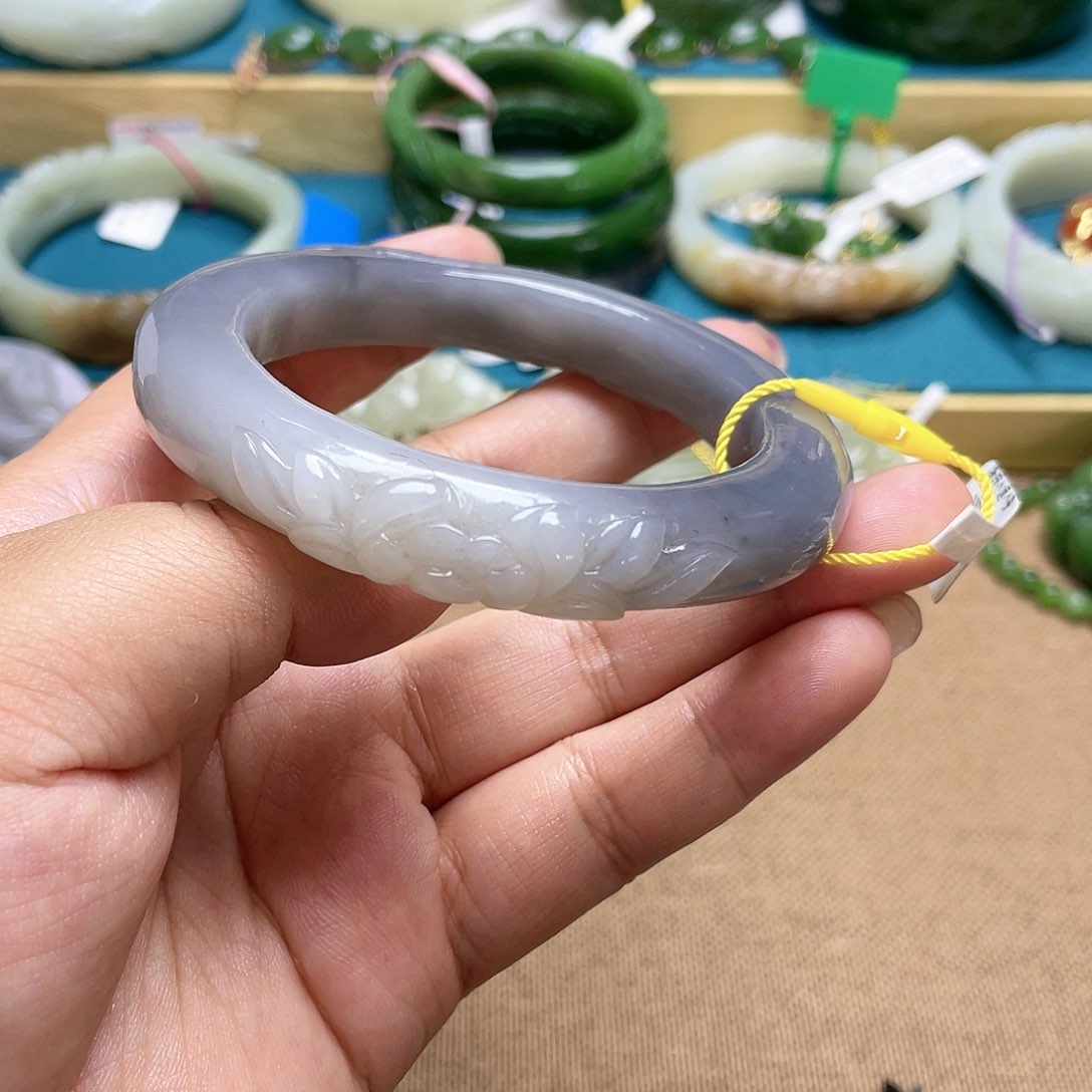 【闪购商品】和田玉手镯5657圈口82未镶嵌