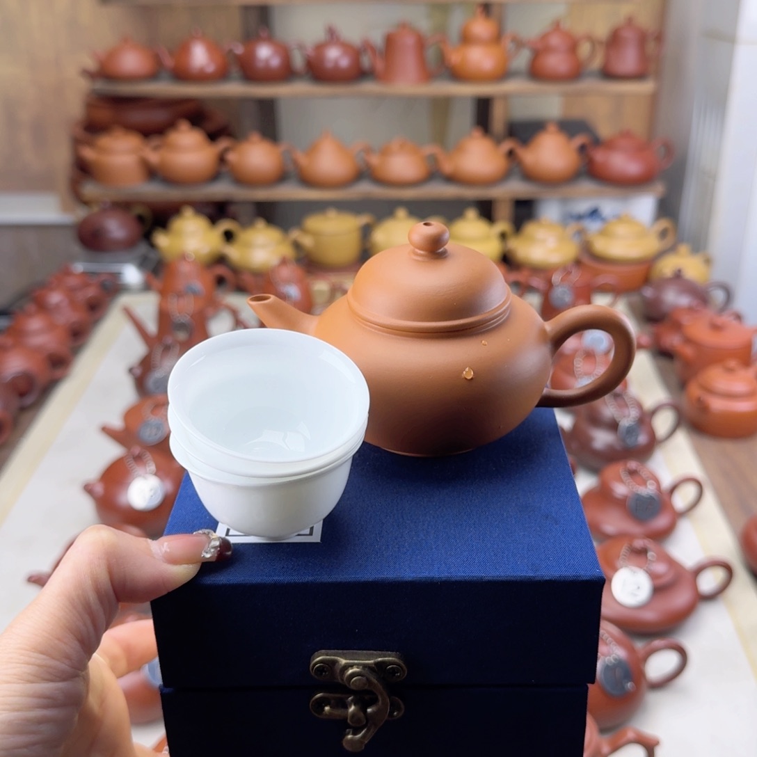 紫砂茶壶吴****服鸡蛋黄水平