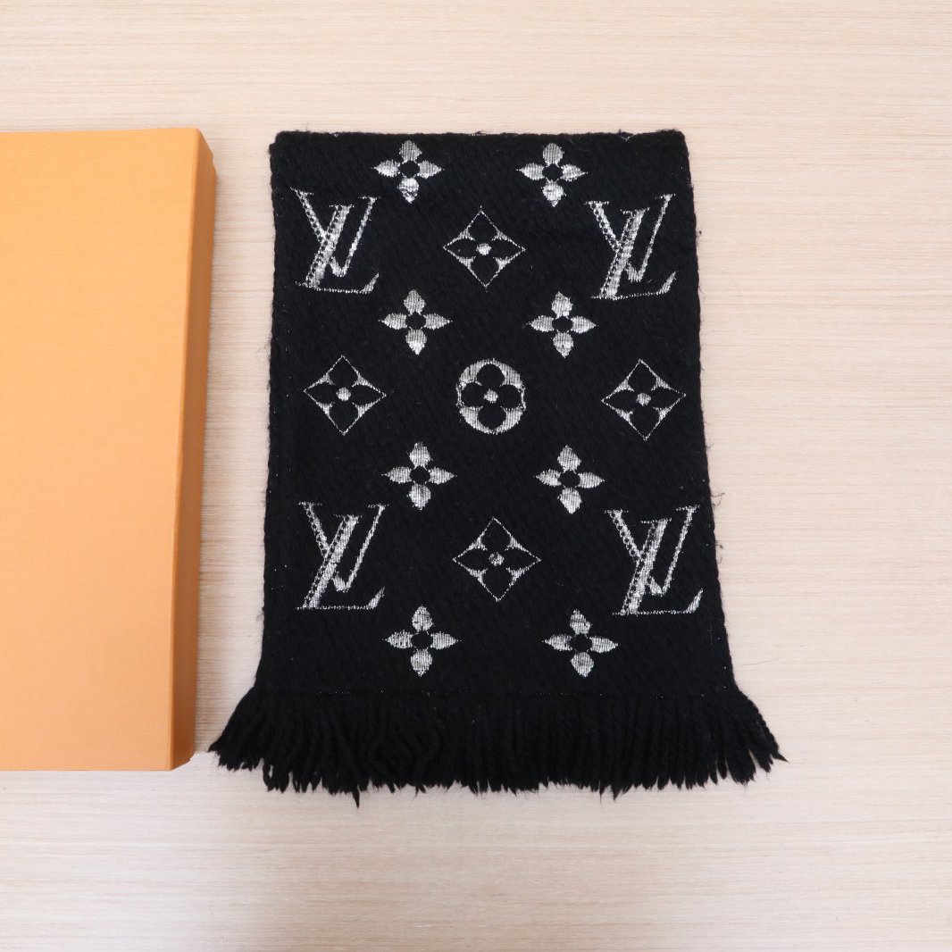 99新 LouisVuitton/路易威登 小花6珊 银色 羊毛 围巾