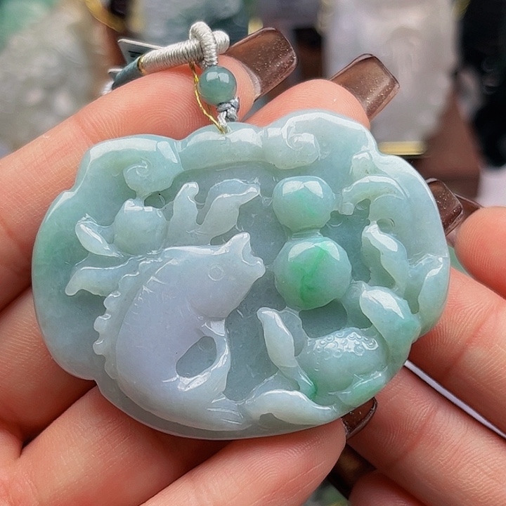 翡翠未镶嵌颈饰挂件