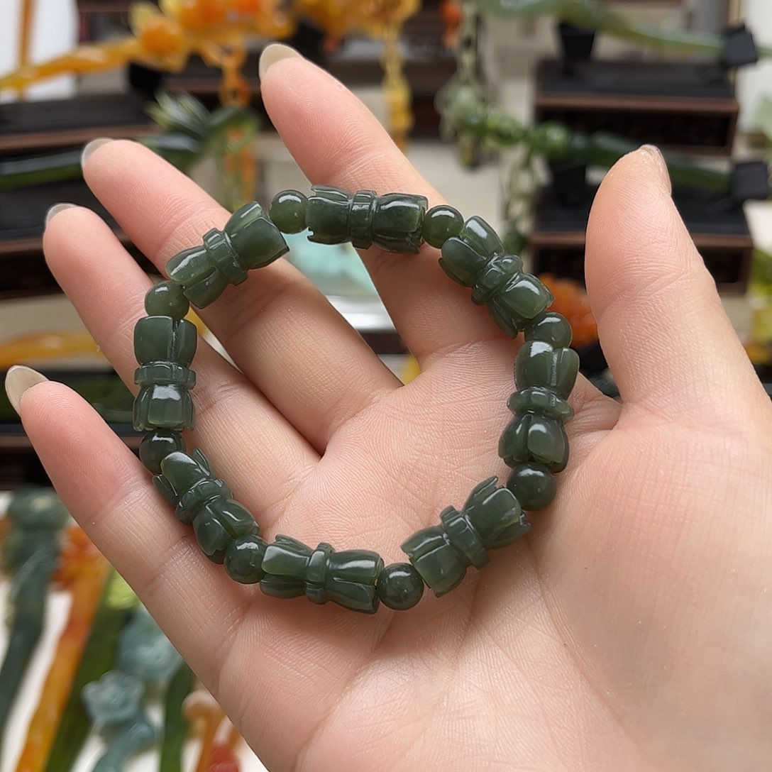 蛇纹石玉岫玉挂坠未镶嵌