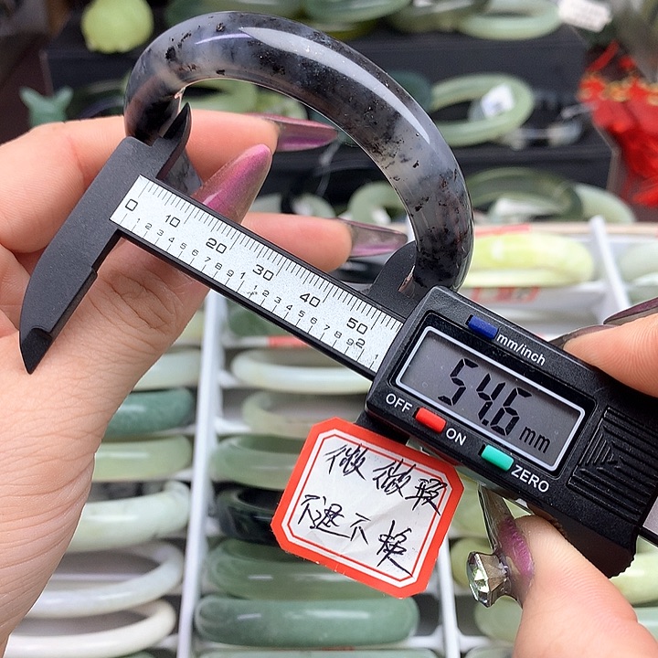 蛇纹石玉手镯未镶嵌749