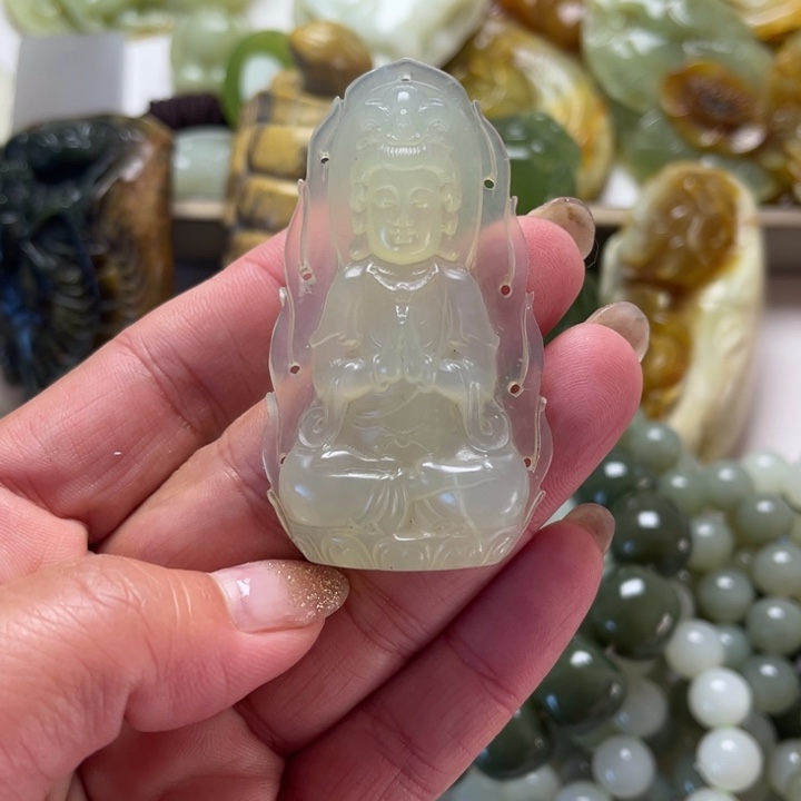 蛇纹石玉未镶嵌颈饰