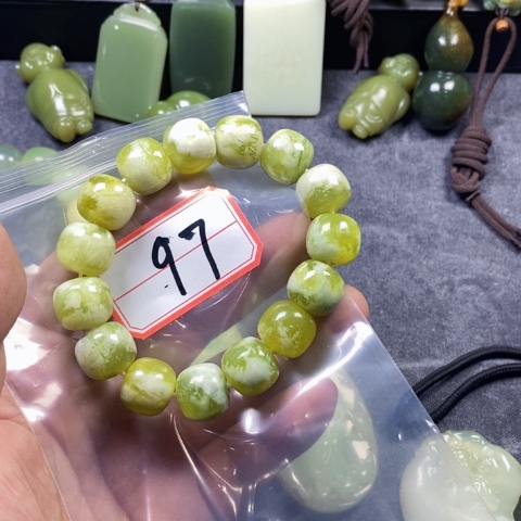 未镶嵌蛇纹石玉手链