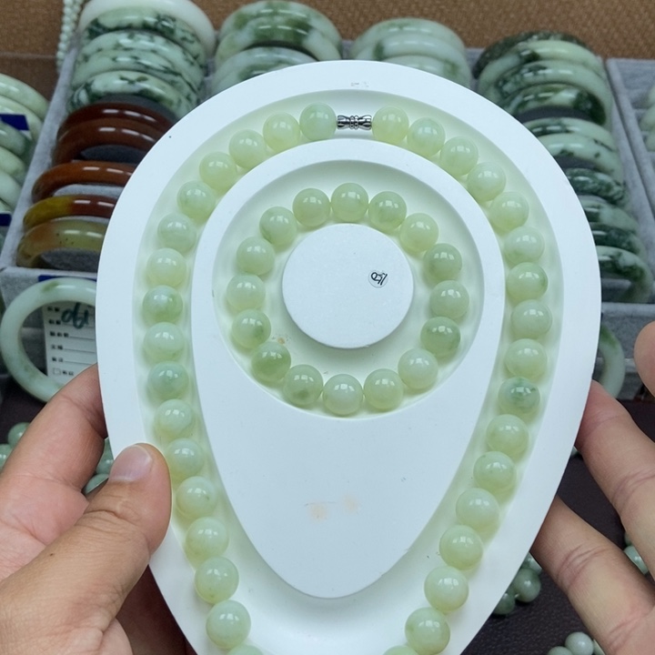 蛇纹石玉未镶嵌手链