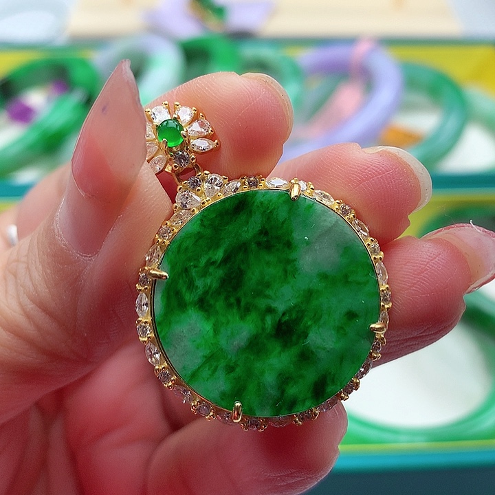 翡翠颈饰银S925镶嵌翡翠