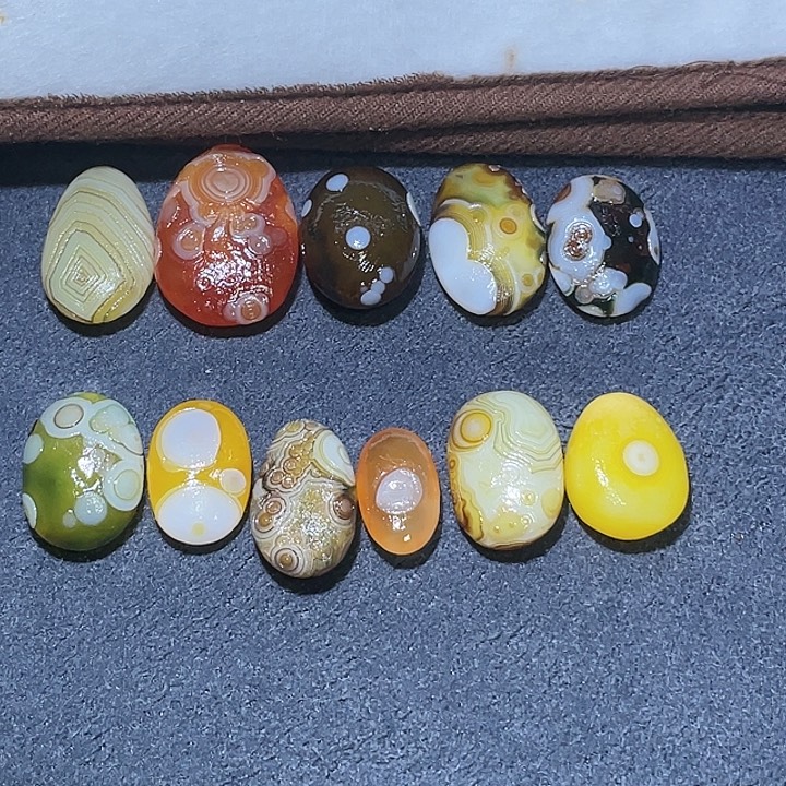 刘***排玛瑙/玉髓未镶嵌珠宝奇石