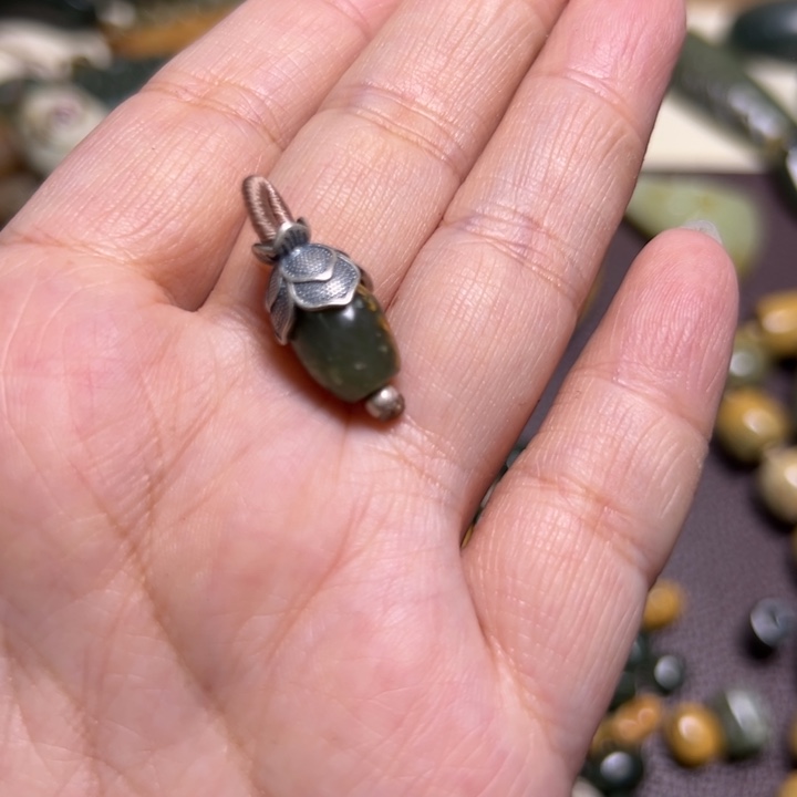 岫岩河磨玉（透闪石质玉）未镶嵌颈饰