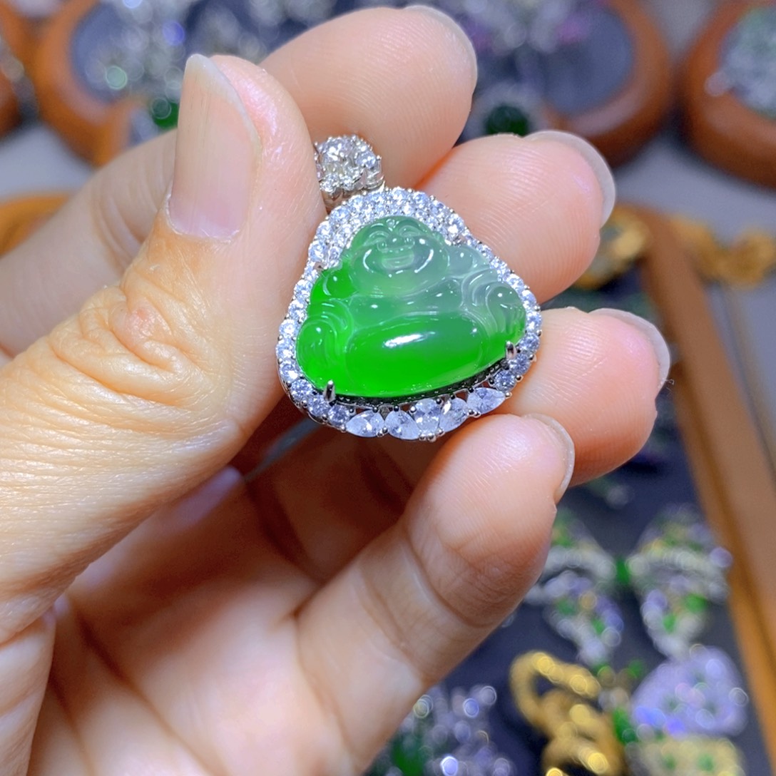 翡翠颈饰银S925镶嵌天然翡翠