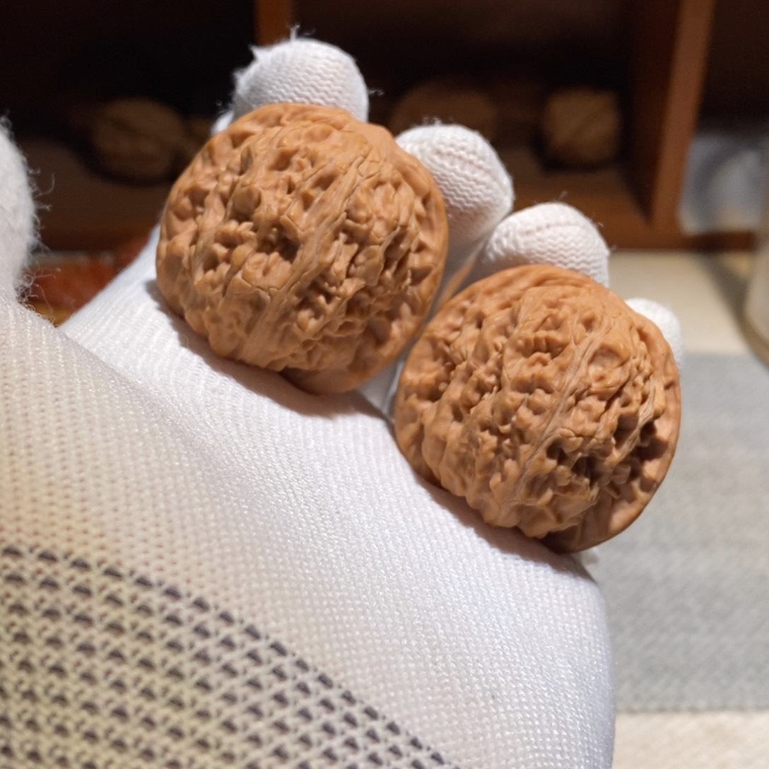 文玩核桃把件核老闷