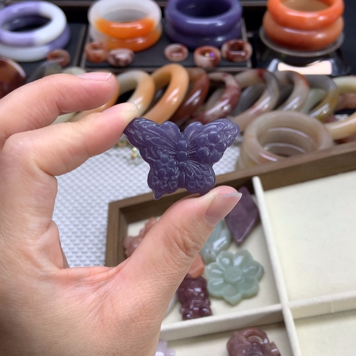 石英质玉未镶嵌吊坠(赠链)