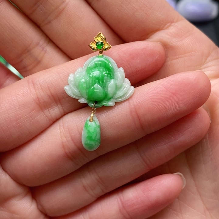 翡翠颈饰未镶嵌吊坠