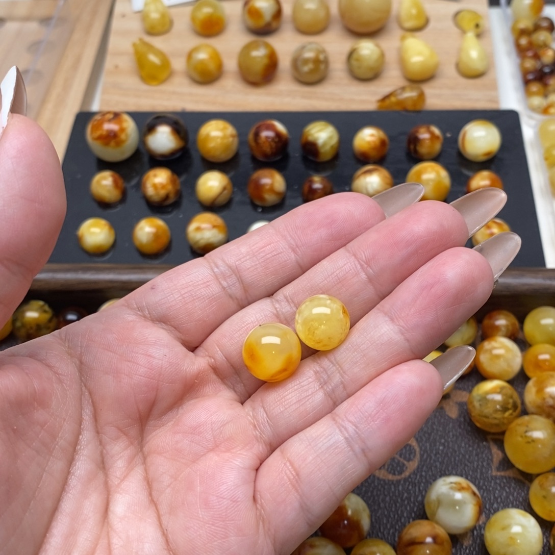 原***刚琥珀未镶嵌珠宝奇石蜜蜡