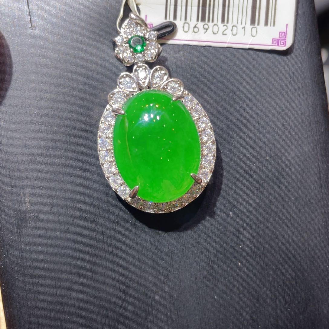 翡翠未镶嵌颈饰吊坠