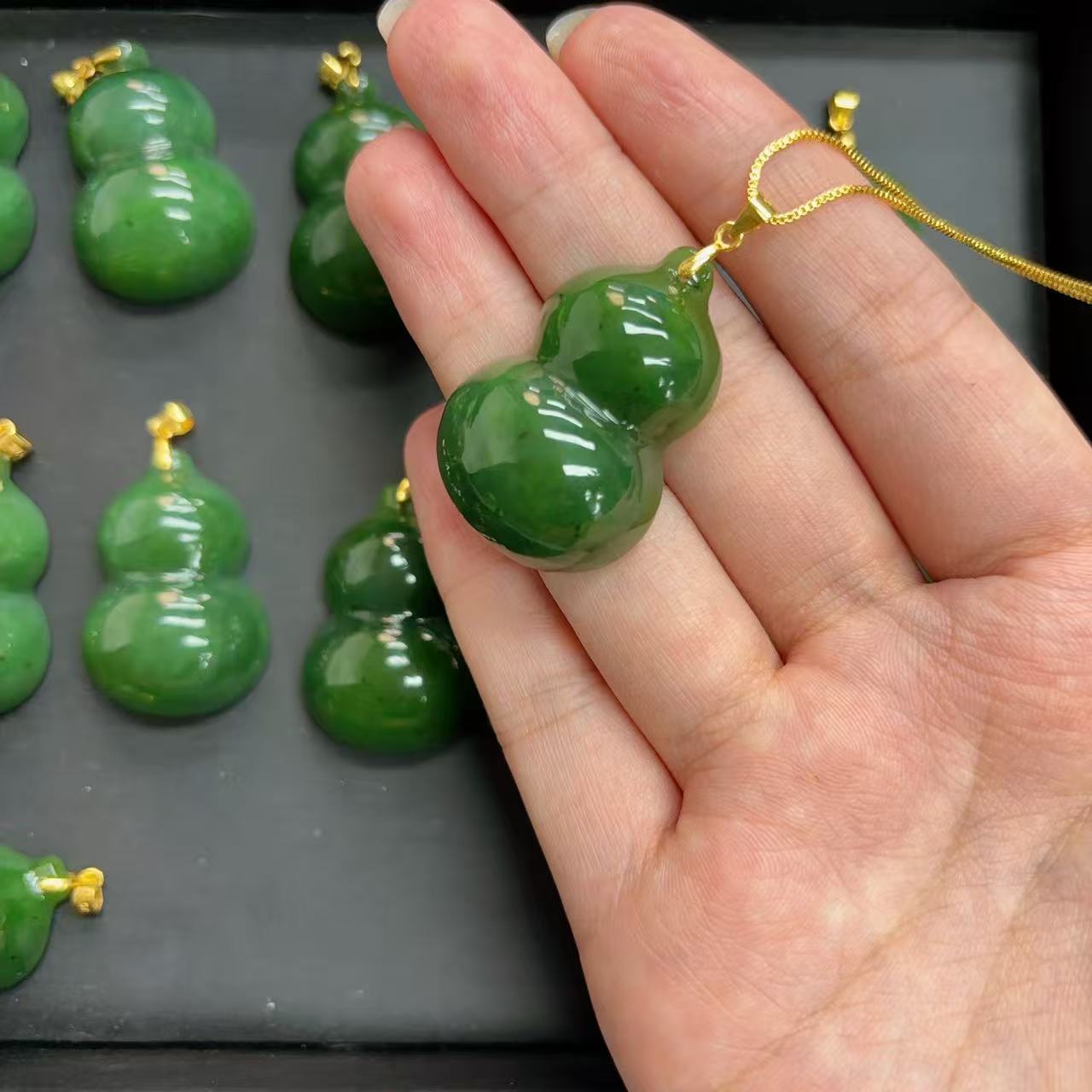 【小付姐】推荐！和田玉碧玉俄料大葫芦卡34 多样性发其一