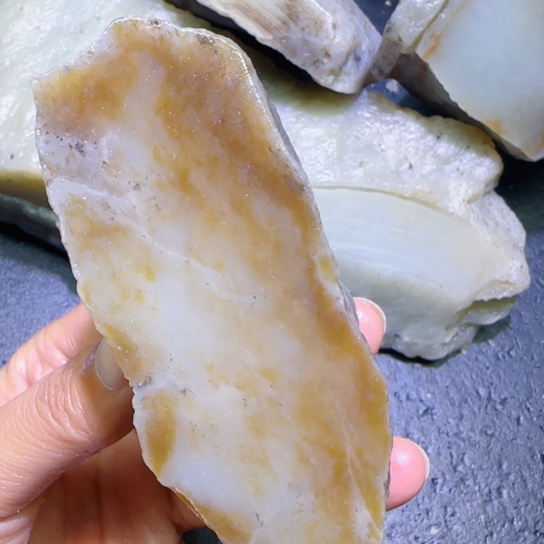 和田玉未镶嵌珠宝半成品