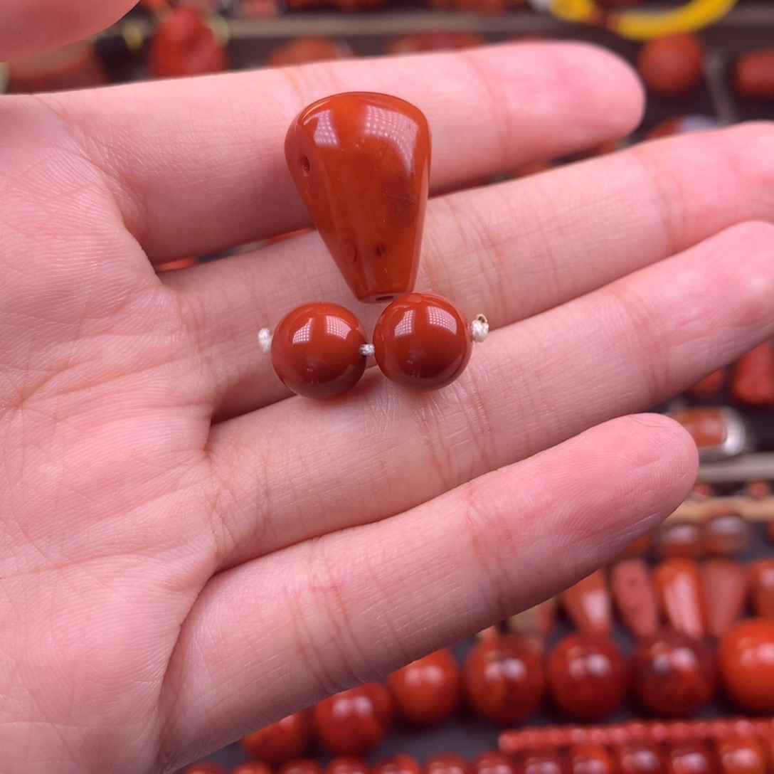 魚****南红玛瑙未镶嵌套装 三通13+ 圆珠9+