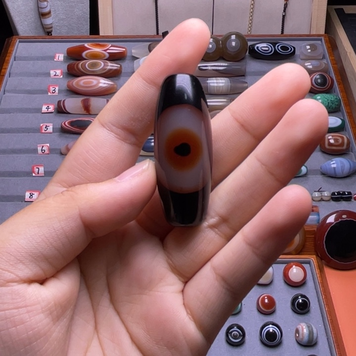 W***Z玛瑙/玉髓颈饰未镶嵌