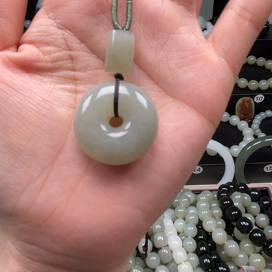 和田玉吊坠(赠链)未镶嵌