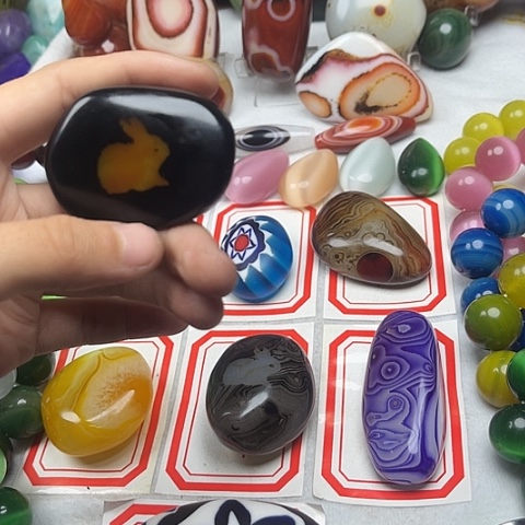 玛瑙/玉髓颈饰未镶嵌