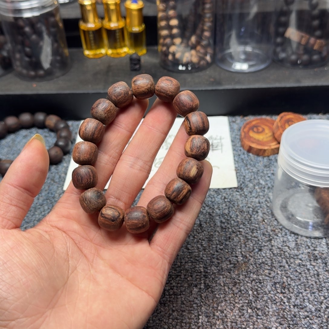 藤类胭脂红1314降真香单圈老邢珠