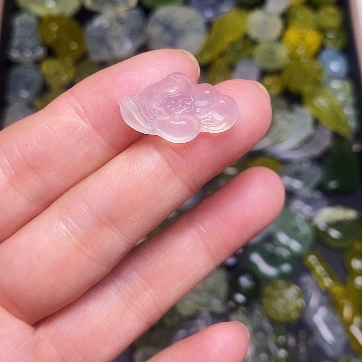 未镶嵌蛇纹石玉颈饰