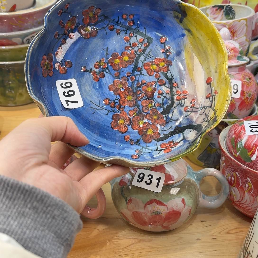 瓷片兔兔盖茨。兔兔