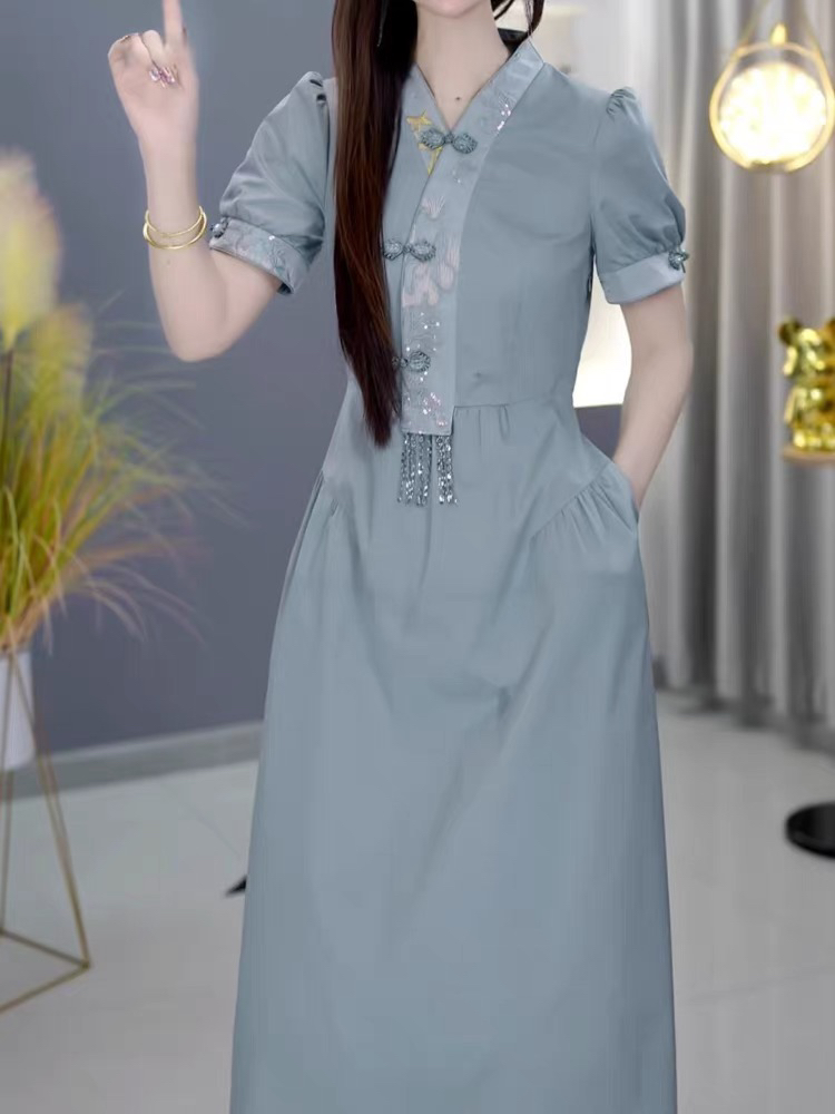 A0679时尚轻奢精致收腰显瘦连衣裙