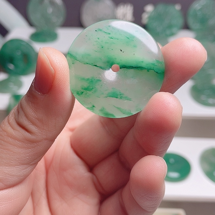 新***手石英质玉未镶嵌颈饰