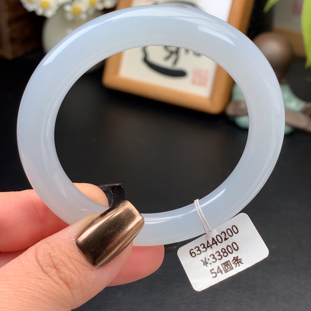 翡翠手镯未镶嵌奶白胶条