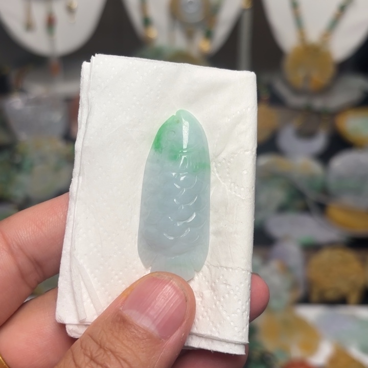 翡翠颈饰未镶嵌吊坠