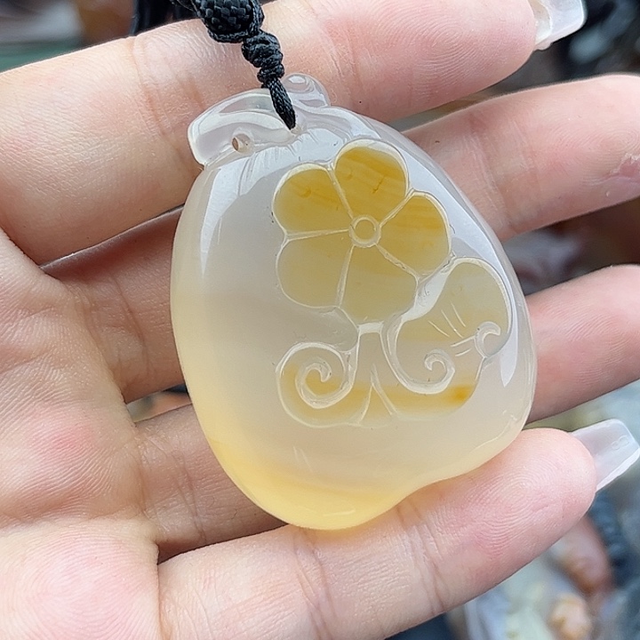 玛瑙手饰未镶嵌朱****发