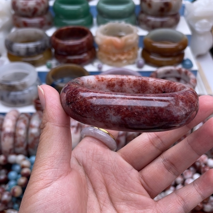 石英质玉（佘太翠）未镶嵌手镯