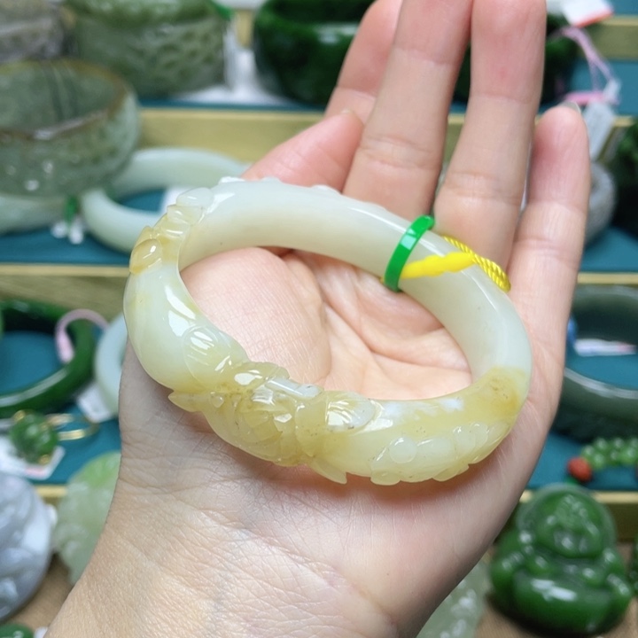 和田玉手镯57圈口 编号58贵妃镯未镶嵌