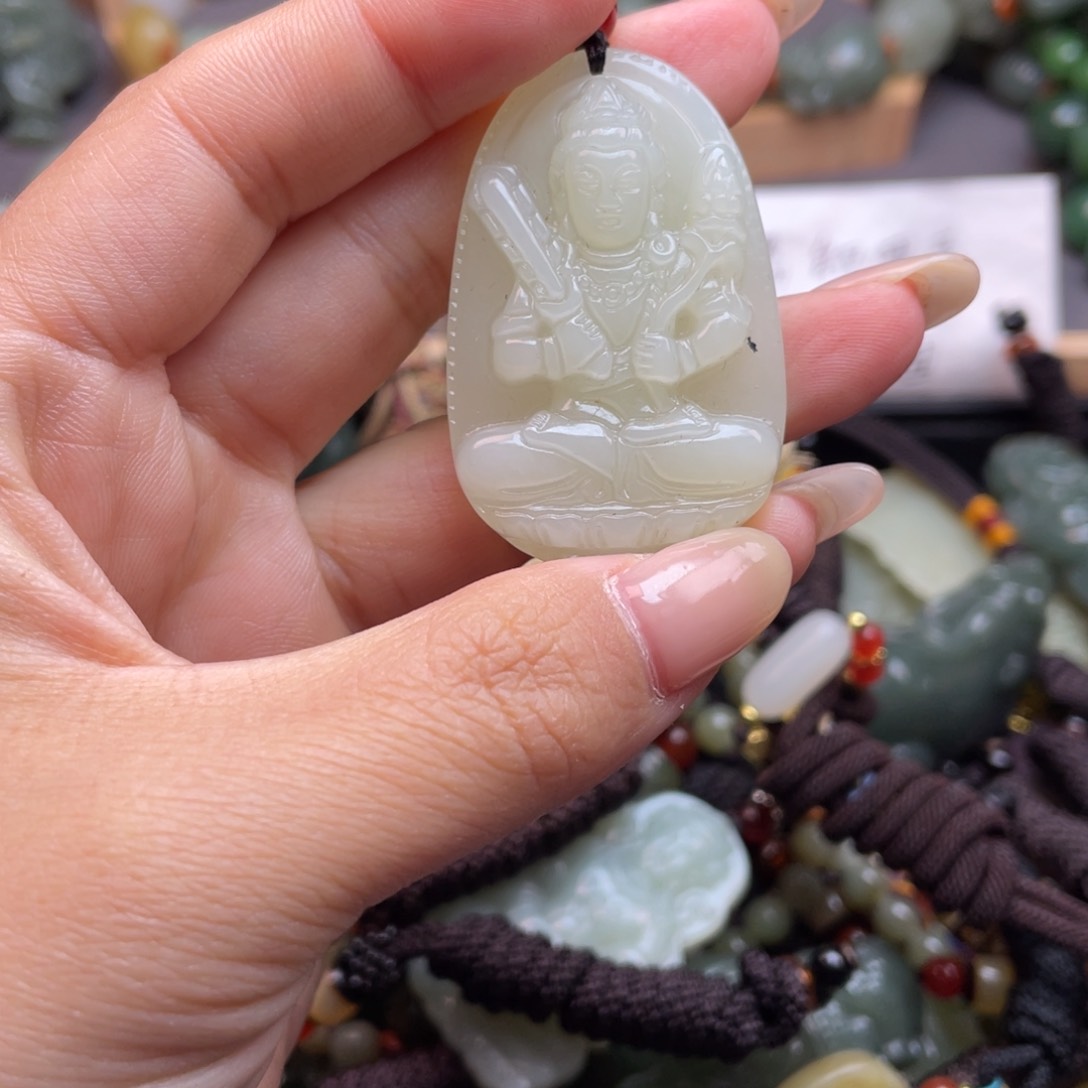 和田玉颈饰未镶嵌