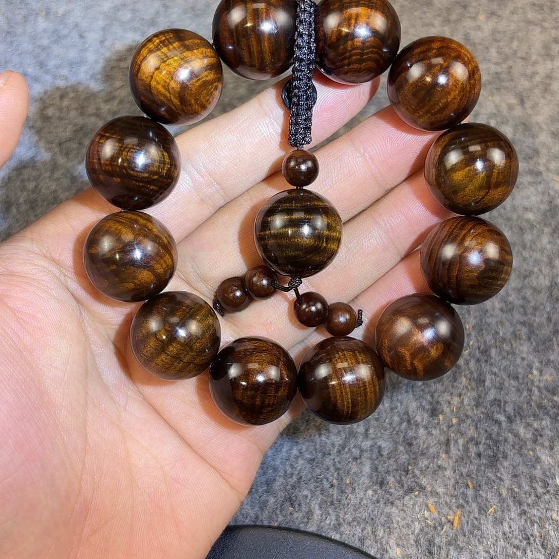 崖柏太行崖柏崖窝石化骨舍利2.0水波龙胆