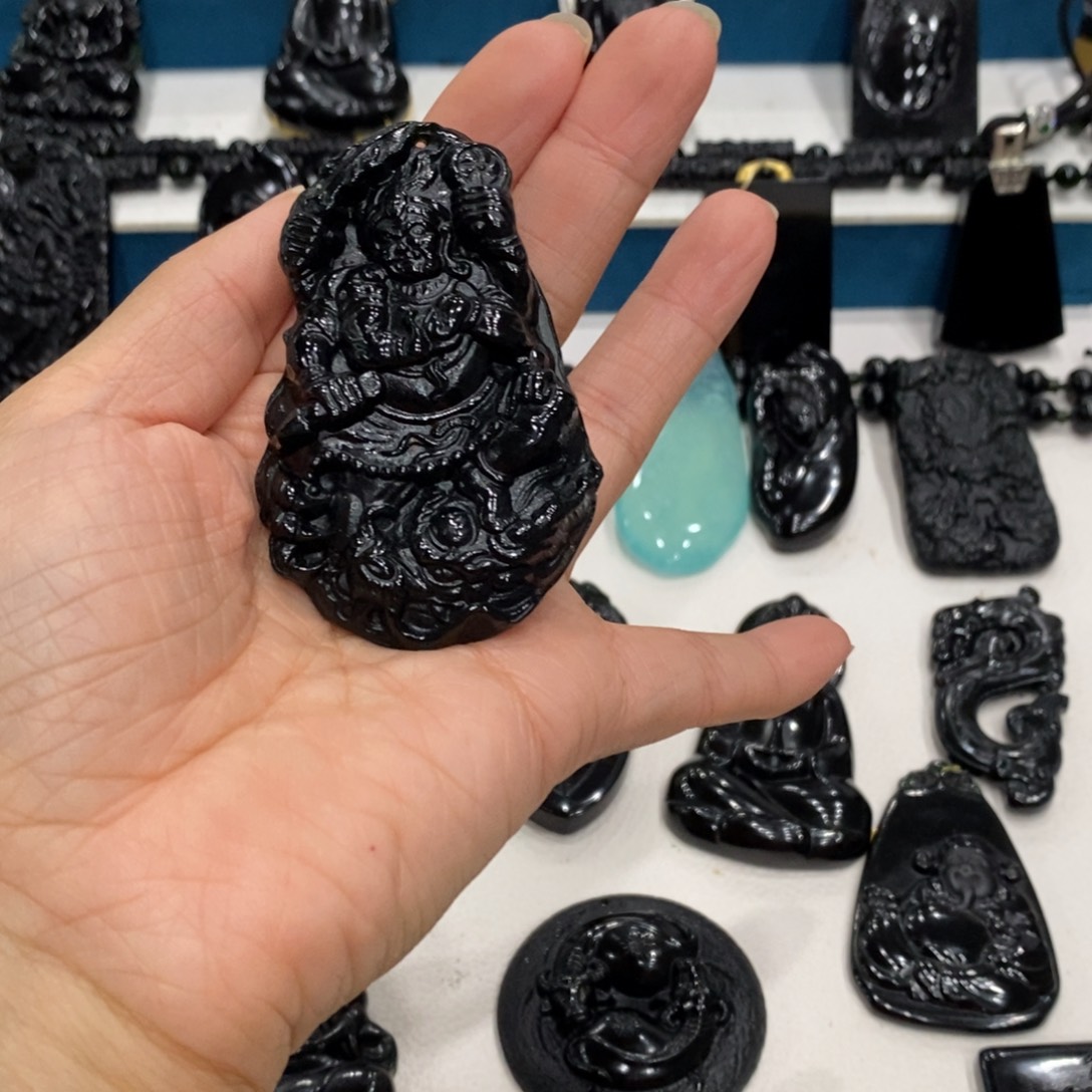 星***辰蛇纹石玉未镶嵌吊坠