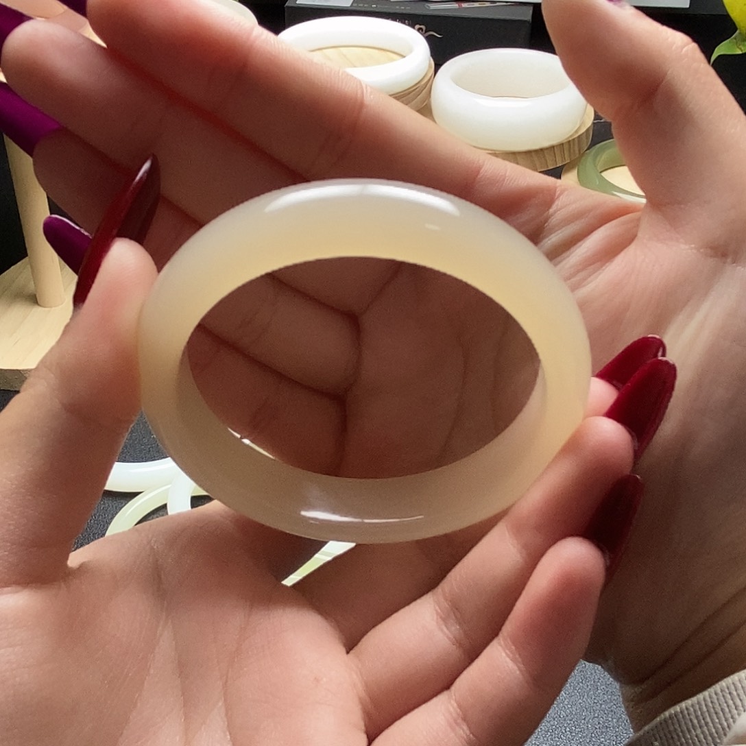 *****52+圈口正圈藕粉手镯