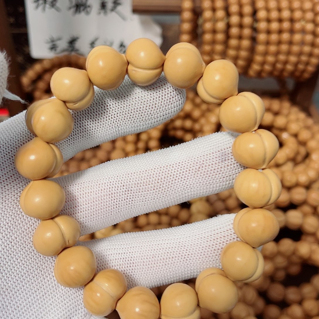 静***身猴头核桃吊坠屁桃9.9米