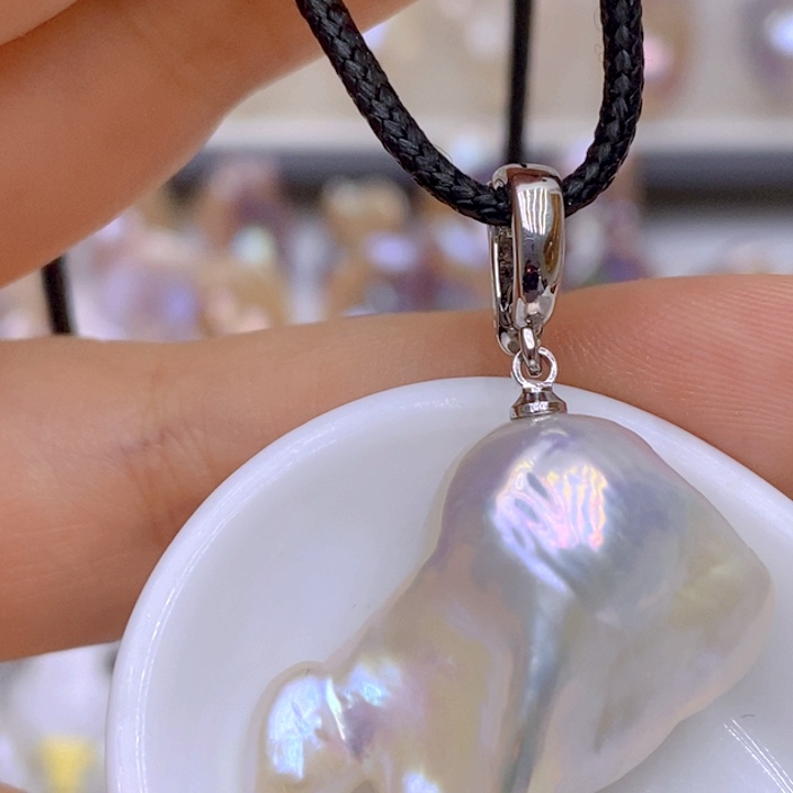 淡水珍珠吊坠(赠链)未镶嵌