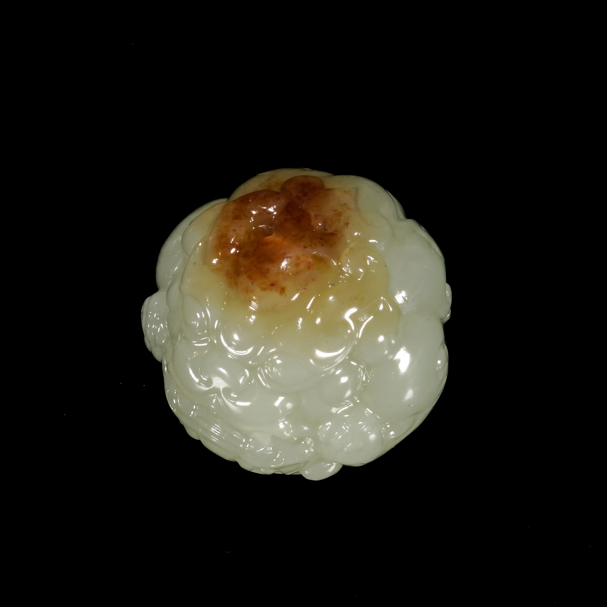 LOT.001和田玉珠形瑞兽吊坠/X4458